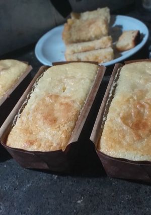 Una foto de Budín de limón húmedo