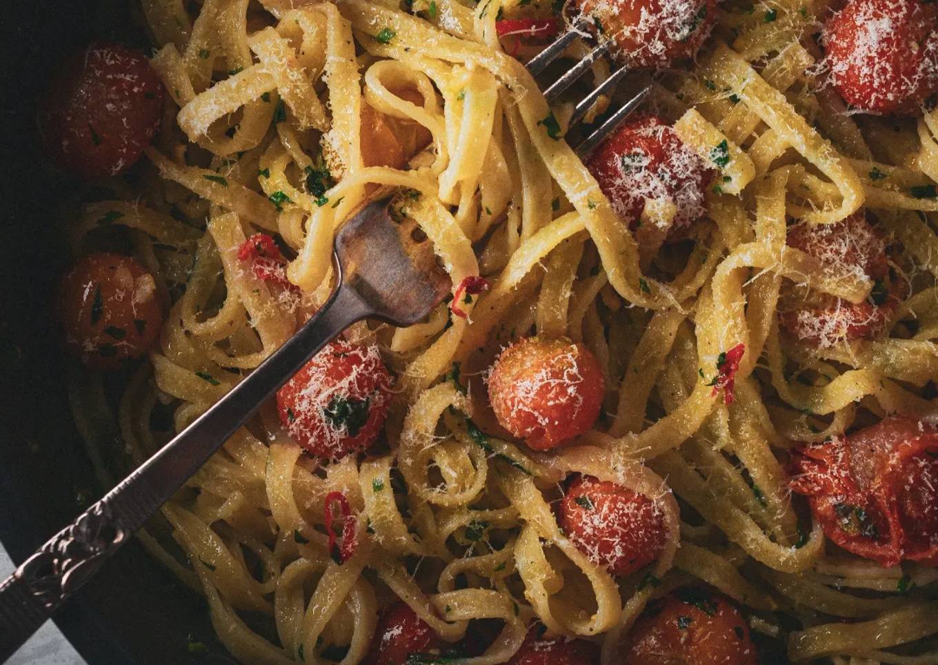 Pasta With Cherry Tomatoes, Chilli, Garlic, Parsley & Oil