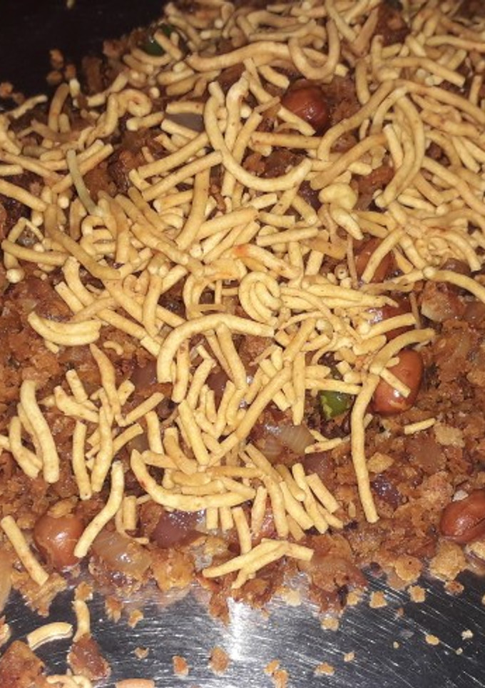 રોટલી ના પોહા (Rotli Poha Recipe In Gujarati) રેસીપી મુખ્ય ફોટો