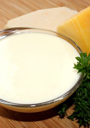 Sajtszósz recept fotója