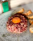 Tartar de fuet y tomate con Joyful Coast
