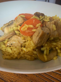 Una foto de Arroz con cerdo y verduras