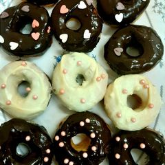 A picture of Donuts with Egg 😊.