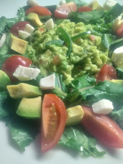 Una foto de Ensalada De Espinaca Y Palta