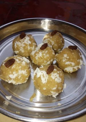 சத்தான பொரி அரிசி மாவு உருண்டை செய்முறை முக்கிய புகைப்படம்
