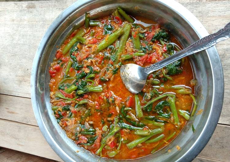 Olahan Tumis kangkung terasi + teri medan | Resep Membuat Tumis kangkung terasi + teri medan Yang Sedap