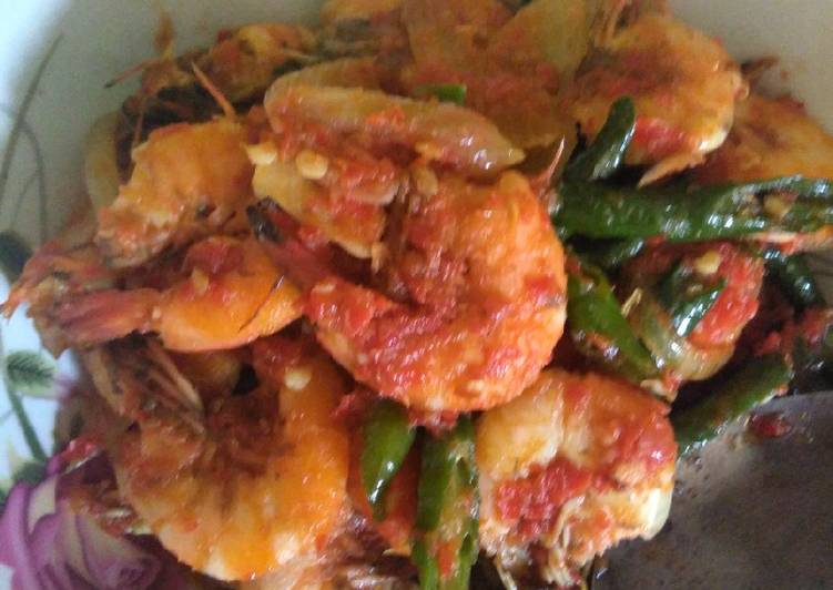 Langkah Mudah untuk Menyiapkan Oseng udang cabai hijau Anti Gagal