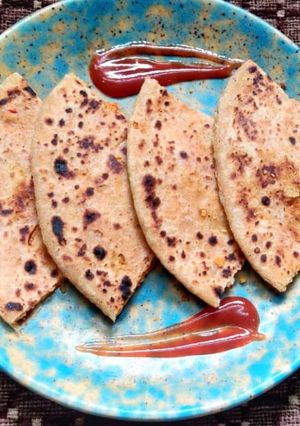 A picture of Achari sattu paratha.
