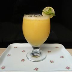 Mango Lemonade💛🍋🍸 A picture of Mango Lemonade💛🍋🍸.