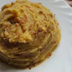 A picture of Chili Omushenye Using Fried Beans.