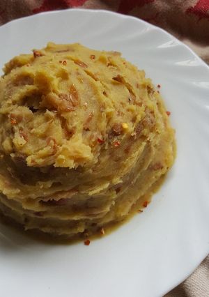 A picture of Chili Omushenye Using Fried Beans.