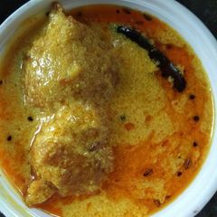 A picture of Pakode wali kadhi.