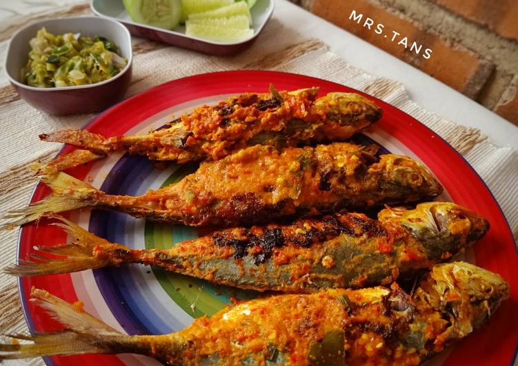 Ikan Kembung Bakar ala Resto Padang �?�