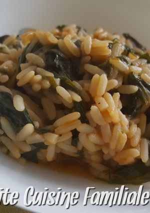 Une photo de Spanakorizo, riz aux épinards grec