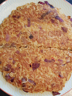 A picture of Murtabak Maggi.