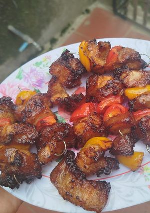 Hình của món Ba chỉ ớt chuông xiên que nướng.