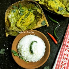 Ilish Paturi (Fish Steam Cooked in Banana Leaf) A picture of Ilish Paturi (Fish Steam Cooked in Banana Leaf).
