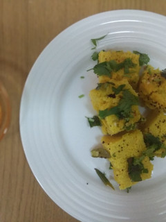 बेसन का ढोकला (Besan ka dhokla recipe रेसिपी मुख्य फोटो