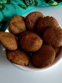 બાજરી મકાઈ ના વડા (Bajri Makai Vada Recipe In Gujarati) રેસીપી મુખ્ય ફોટો