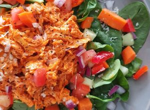 Una foto de Ensalada búfalo