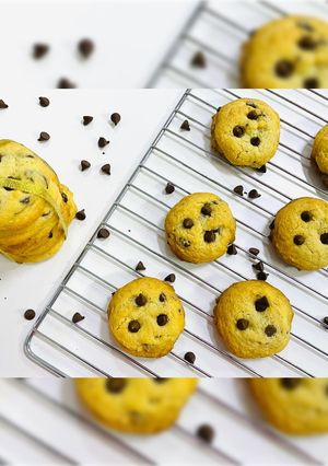 A picture of Chocolate Chip Cookies.