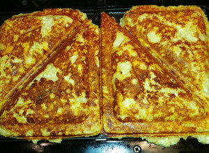 Diétás túrós párna, szendvicssütőben sütve recept fotója