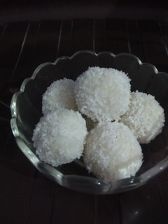 A picture of Coconut Laddu.