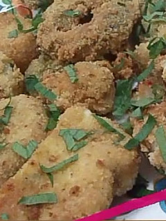 Una foto de Aros de Cebolla y Bastones de Muzzarella