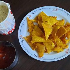 A picture of Cheese chilli nachos.
