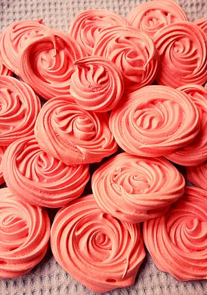 Une photo de Meringues a la rose