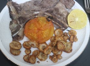 Foto principal de Chuletón de ternera para dos con tupinamba (alcachofa de jerusalem)
