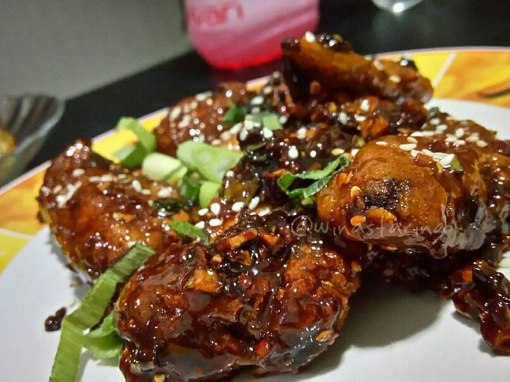 Wajib coba! Resep buat Korean Sweet Spicy Chicken Wings (Dakgangjeong)  nikmat