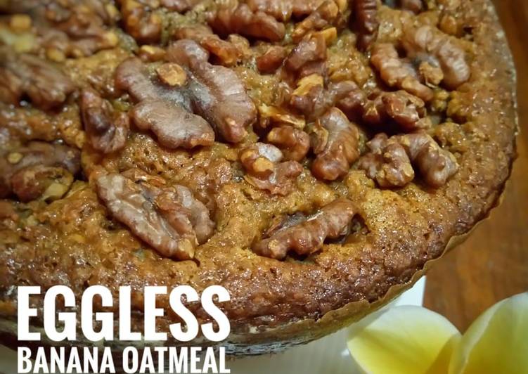 Bagaimana Membuat Eggless banana oatmeal with walnut yang Menggugah Selera