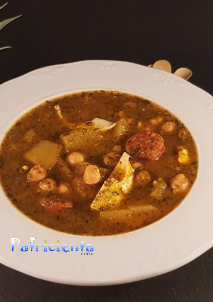 Una foto de Potaje de garbanzos con espinacas