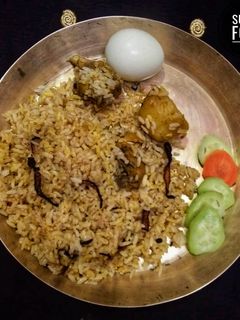 অল্প সময়ের প্রস্তুত বিরিয়ানি(alpo somoyer biriyani recipe in Bengali) রেসিপির প্রধান ছবি
