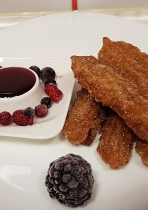 O poză a rețetei Churros cu zahăr și scorțișoară.