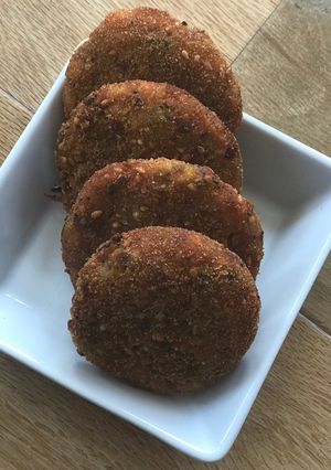 A picture of Giant couscous fritters.