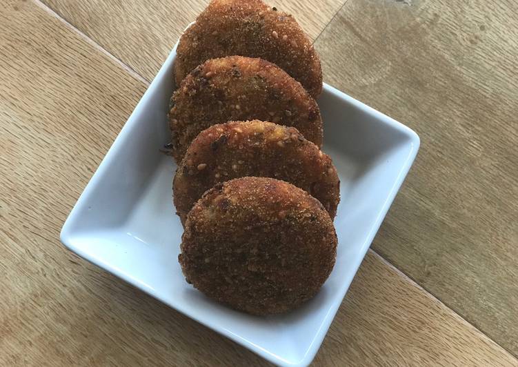 Giant couscous fritters