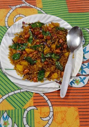চিঁড়ে মুড়ির পোলাও (Chinre muri pulao recipe in Bengali) রেসিপির প্রধান ছবি
