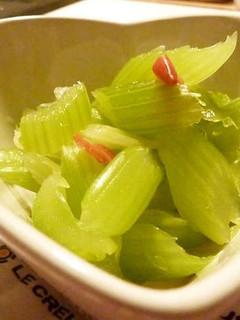 A picture of Very easy celery pickles in 20 minutes.