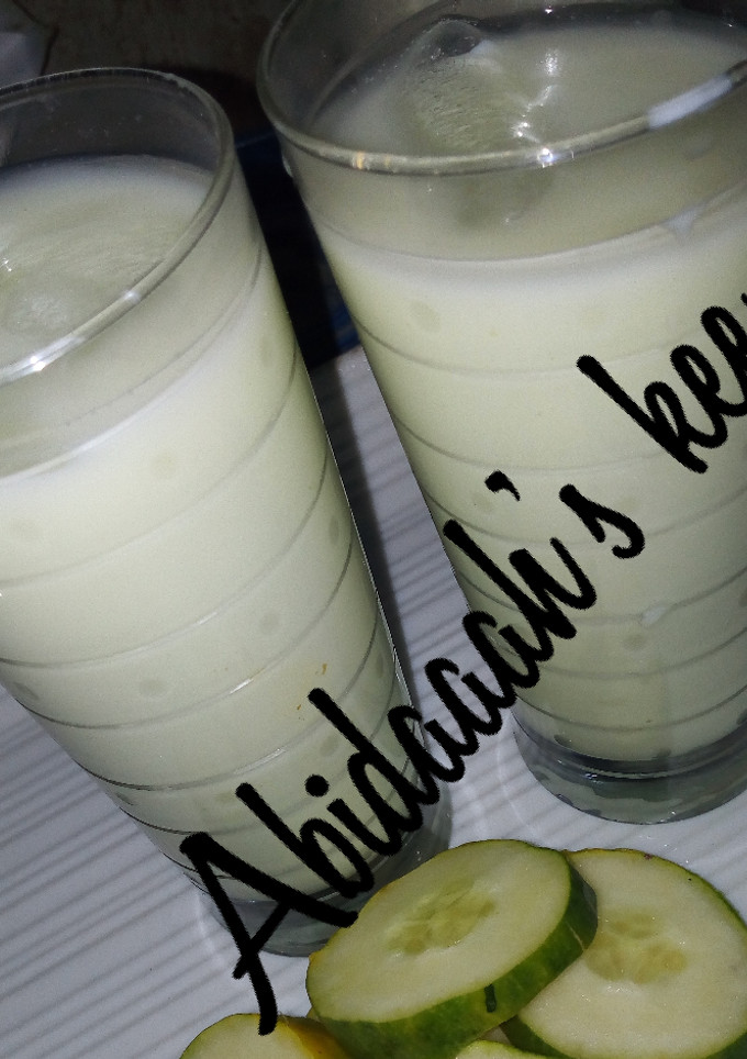 A picture of Cucumber lemonade.