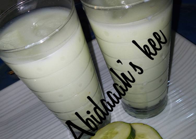 Steps to Make Award-winning Cucumber lemonade