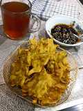 Bakwan Sayur vs Sambal Kecap
