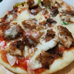 Small Pan Pizza🍕 A picture of Small Pan Pizza🍕.