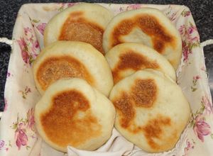 Una foto de PANECILLOS INGLESES.  ENGLISH MUFFINS
