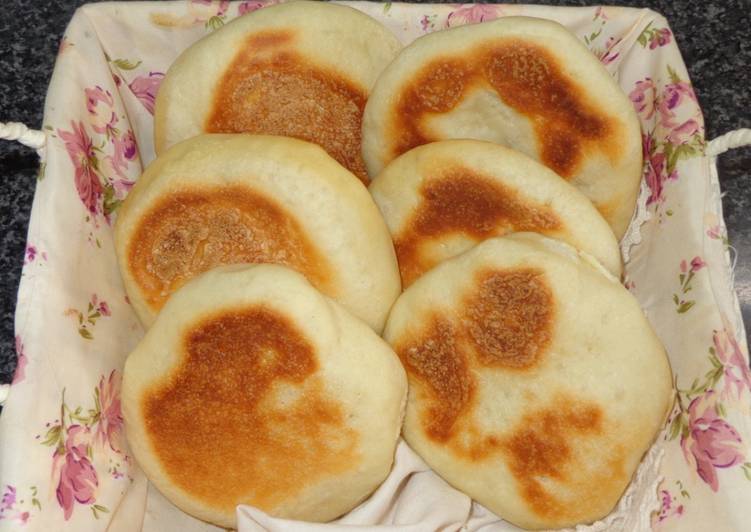 PANECILLOS INGLESES.  ENGLISH MUFFINS