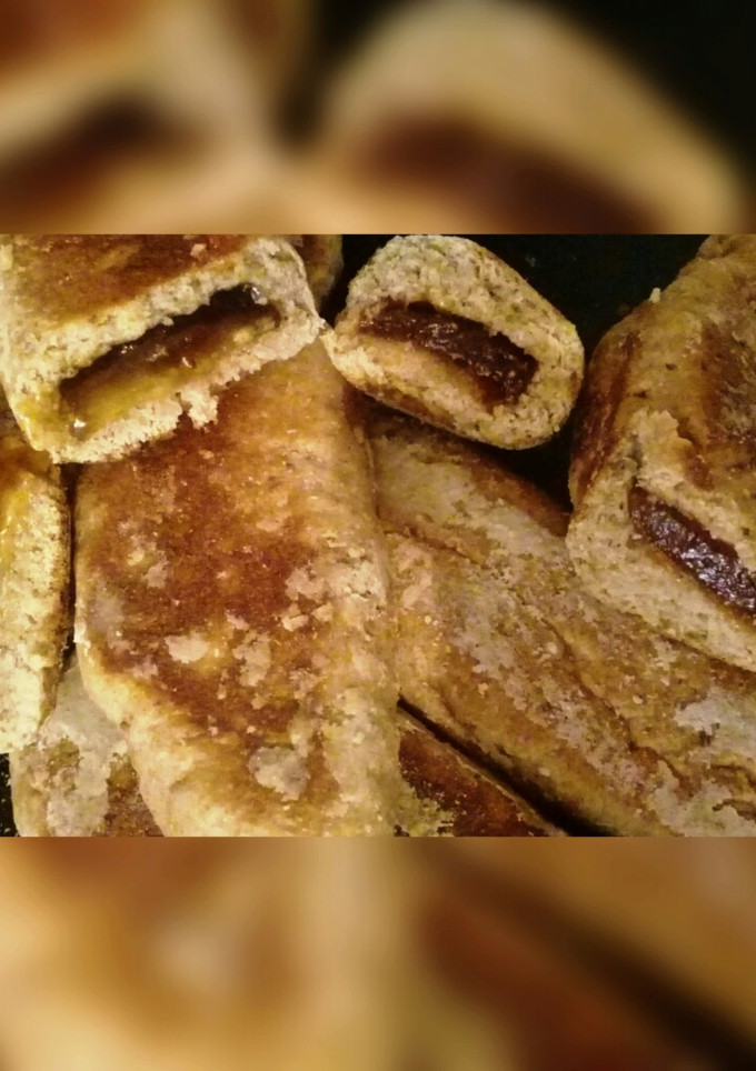 Una foto de Panes Dulces Integrales Rellenos de Dulce de Batata y Membrillo