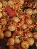 Pentol mercon, ayam suwir