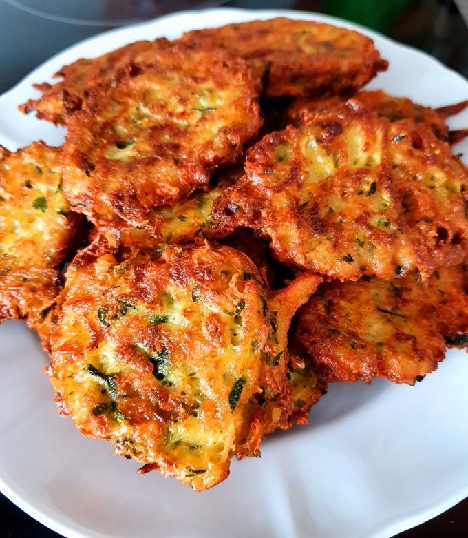 O poză a rețetei Chifteluțe de cartofi, dovlecel și cașcaval😋.