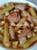 แกงส้มมะรุมซี่โครงหมู